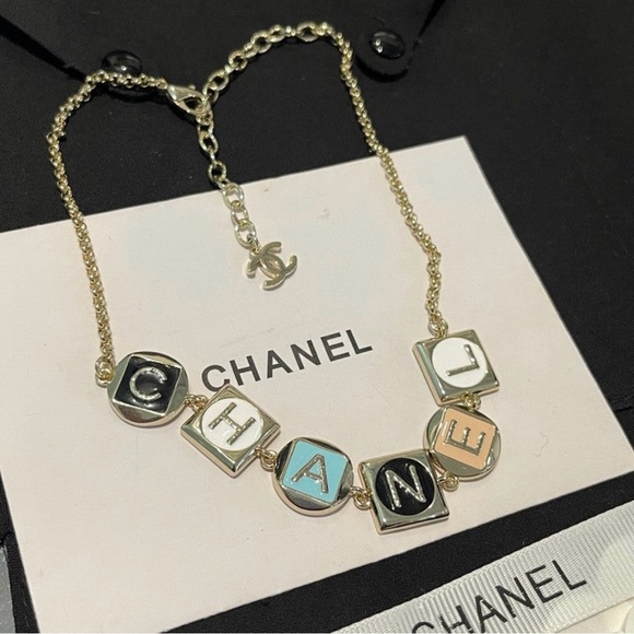 Chic Paris Enameled Statement Piece Necklace 2025/26 Cruise Collection